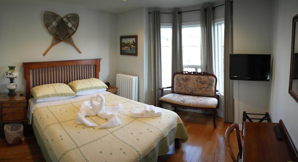 Rose Garden Bed And Breakfast 多伦多 客房 照片