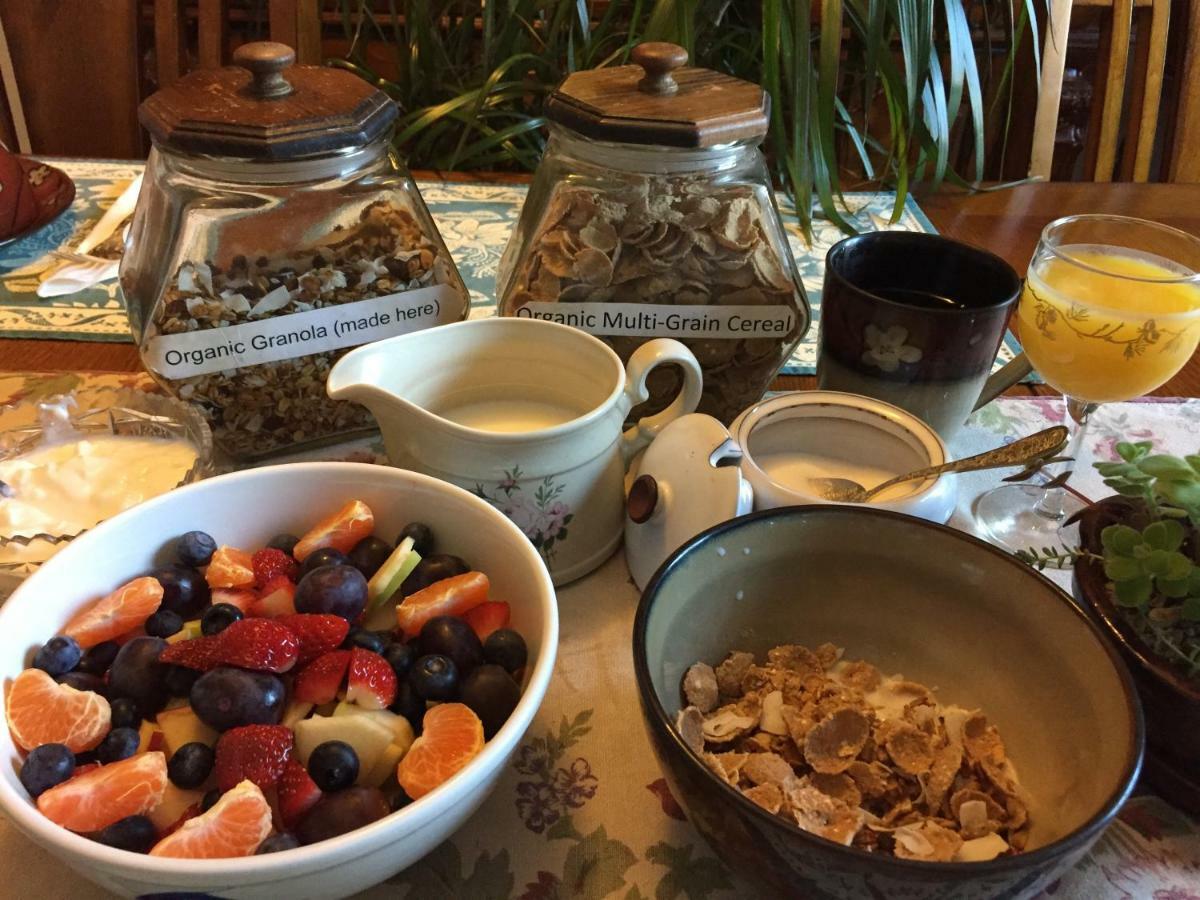 Rose Garden Bed And Breakfast 多伦多 外观 照片
